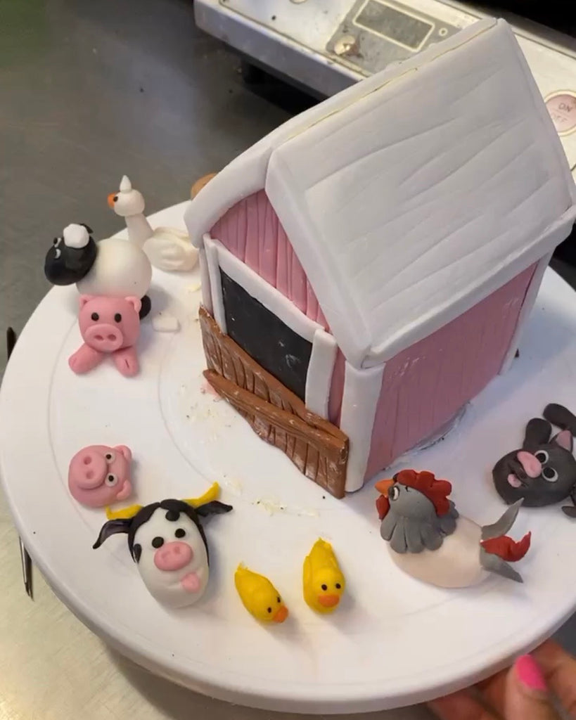 Old MacDonald's Farm Birthday Cake - fondant models