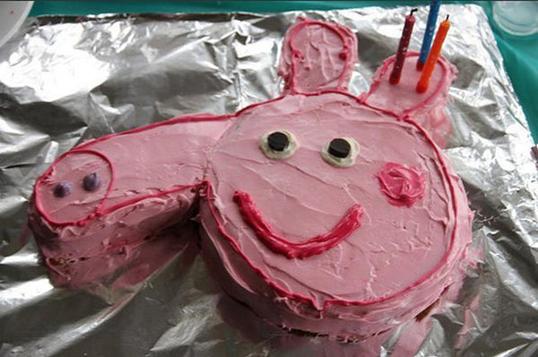 Peppa Pig Birthday Cake via Offender 1083