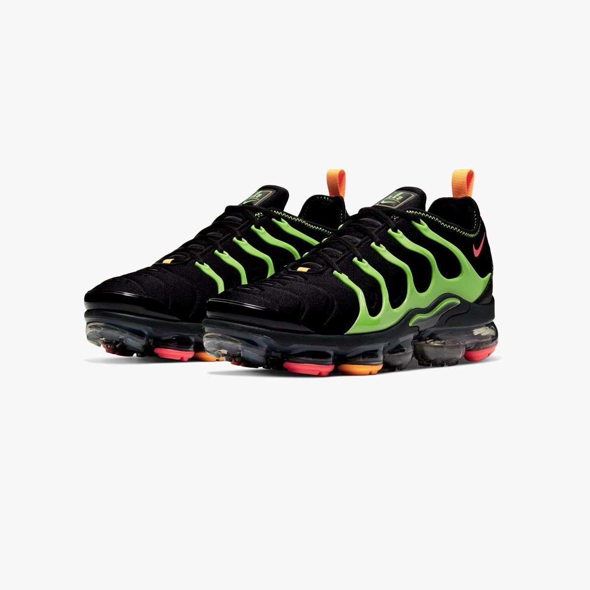 green air max vapormax plus