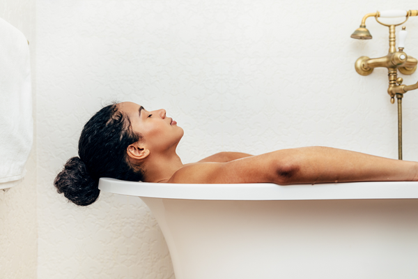 Epsom Salt Bath – 6 Reasons To Run A Bath Now