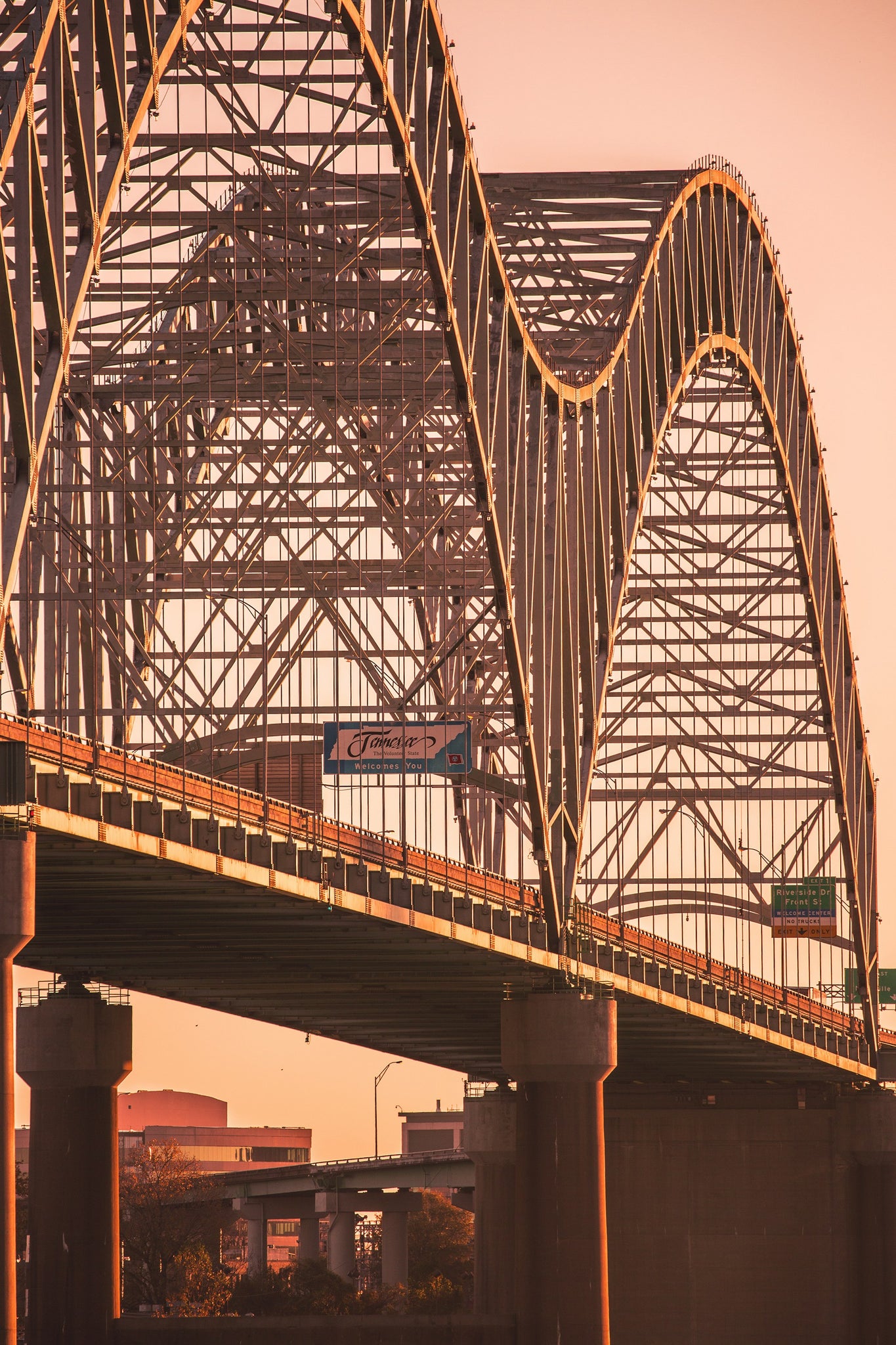 Memphis bridge close up photo from Arkansas Big River Trail using the Canon 100-400 lens