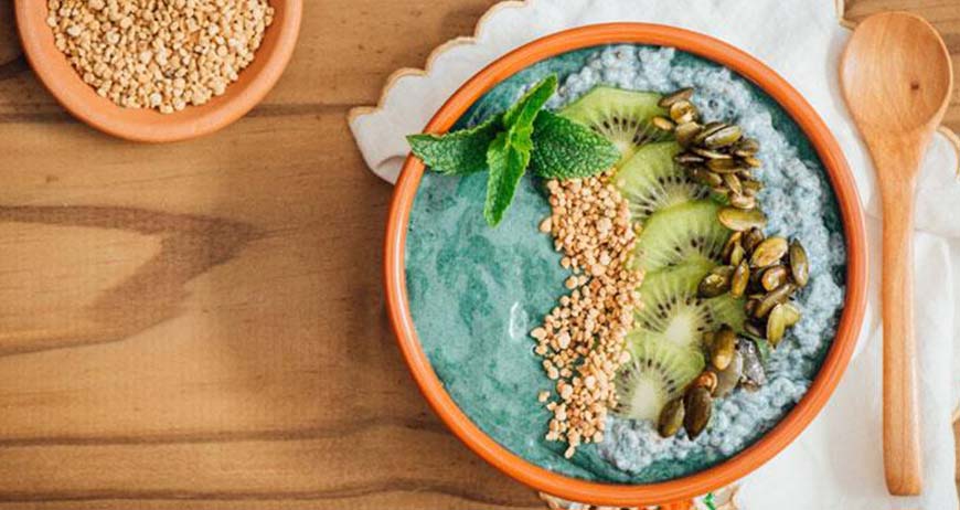 Grüne Spirulina, Acai und Blütenpollen Rezept