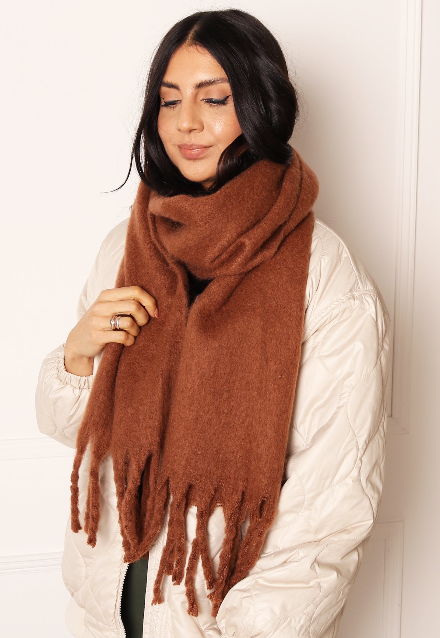 VERO MODA Brushed Scarf with Tassels in Brown - concretebartops
