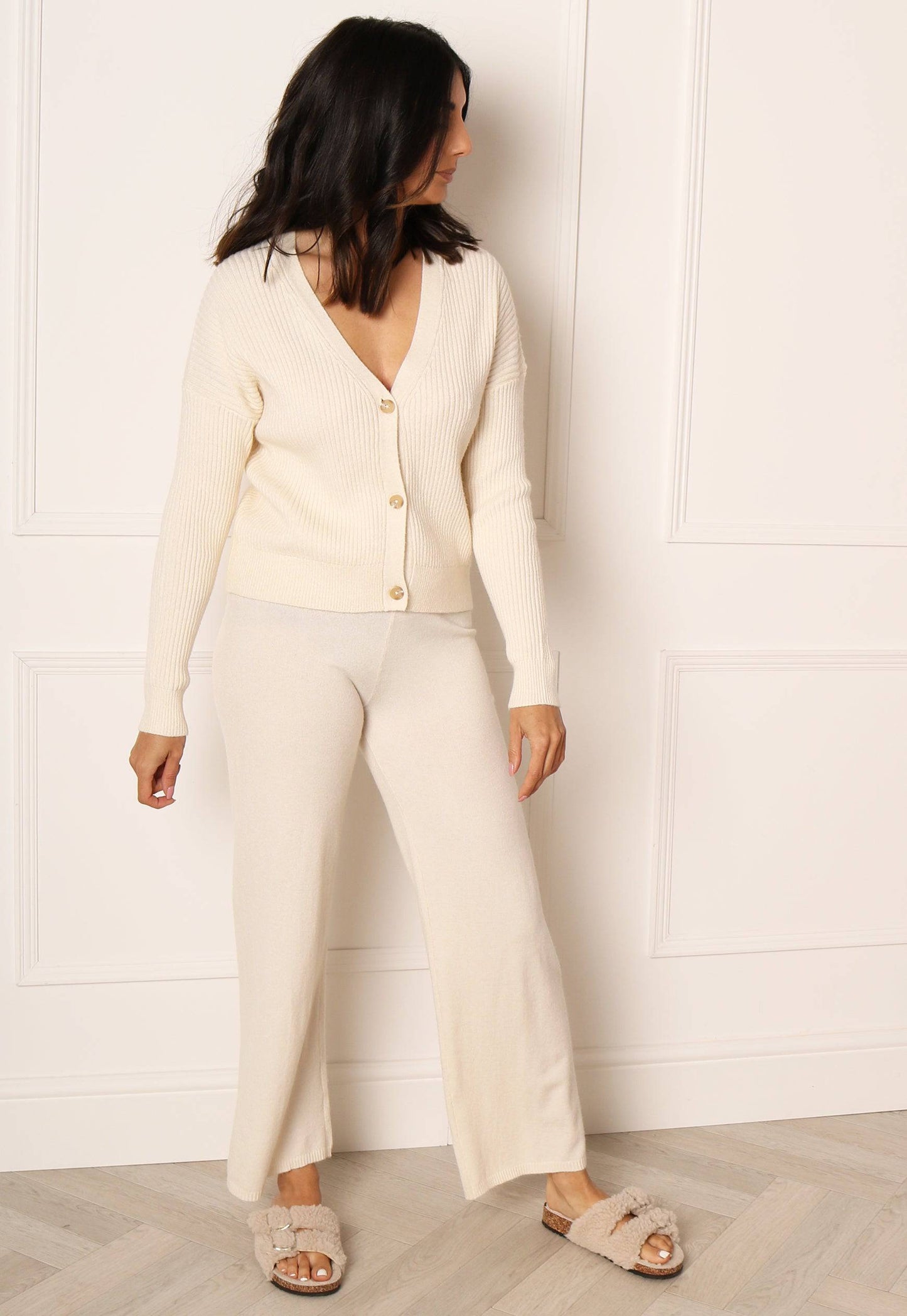 ONLY Katia Cropped Wide Leg Knitted Trousers in Cream - vietnamzoom