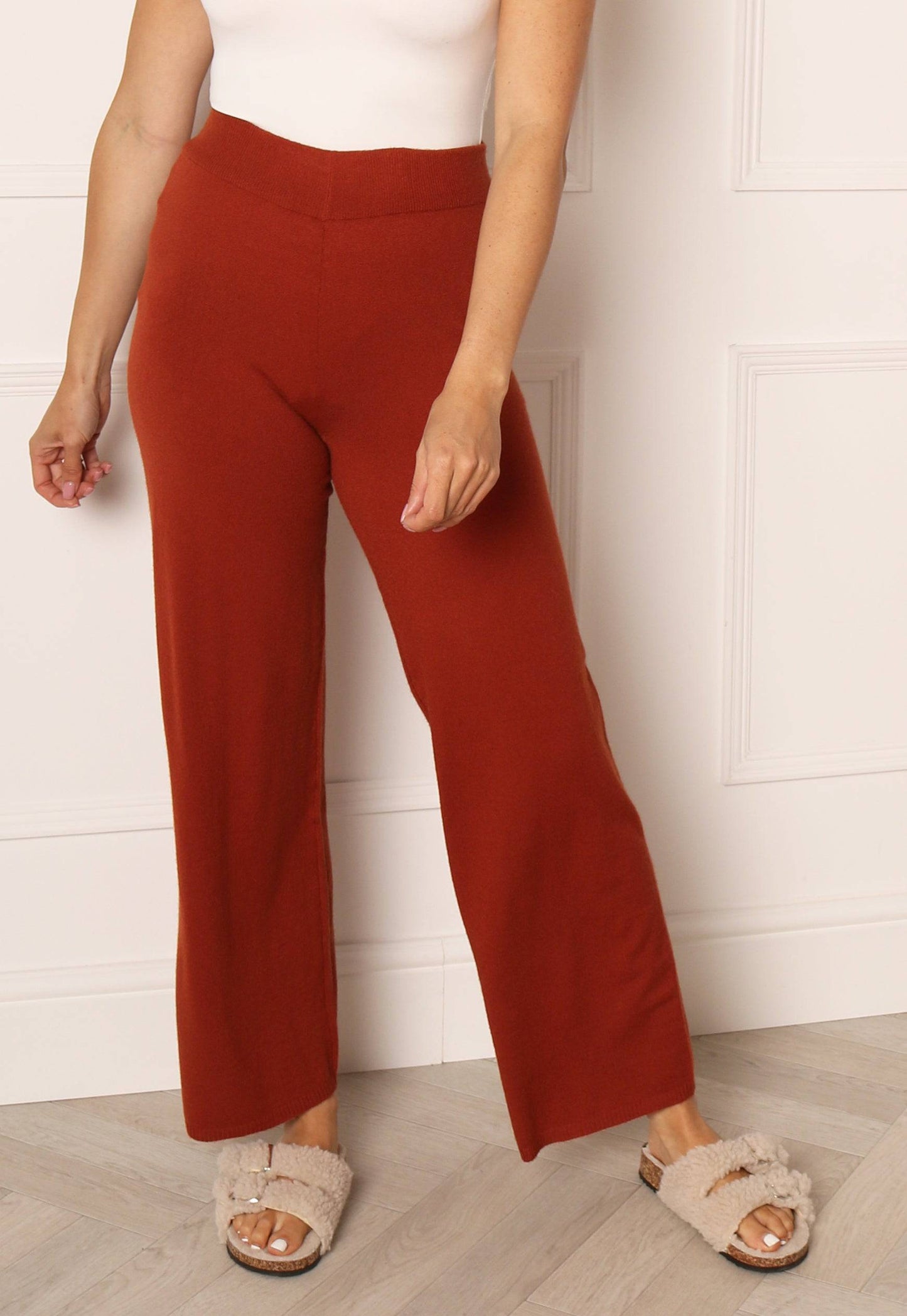 ONLY Katia Cropped Wide Leg Knitted Trousers in Rust - concretebartops