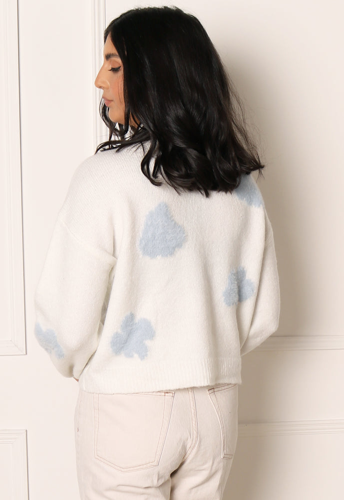 PIECES Ana Fluffy Knit Cloud Jumper in White - concretebartops