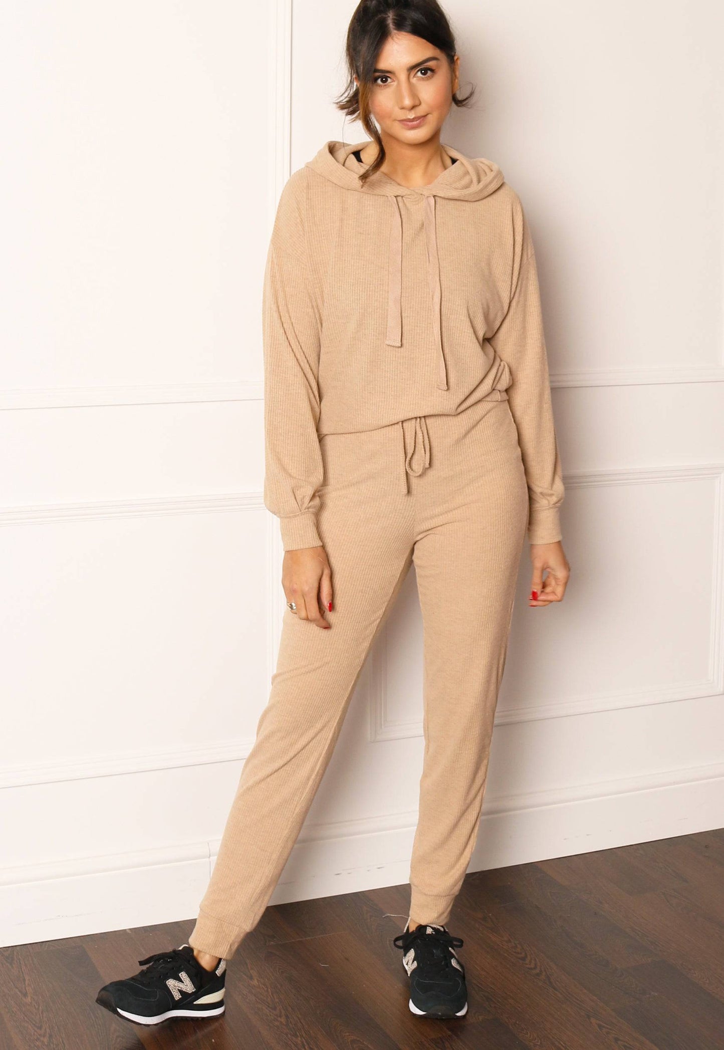 ONLY Zoe Lightweight Ribbed Tapered Lounge Joggers in Beige Melange - concretebartops