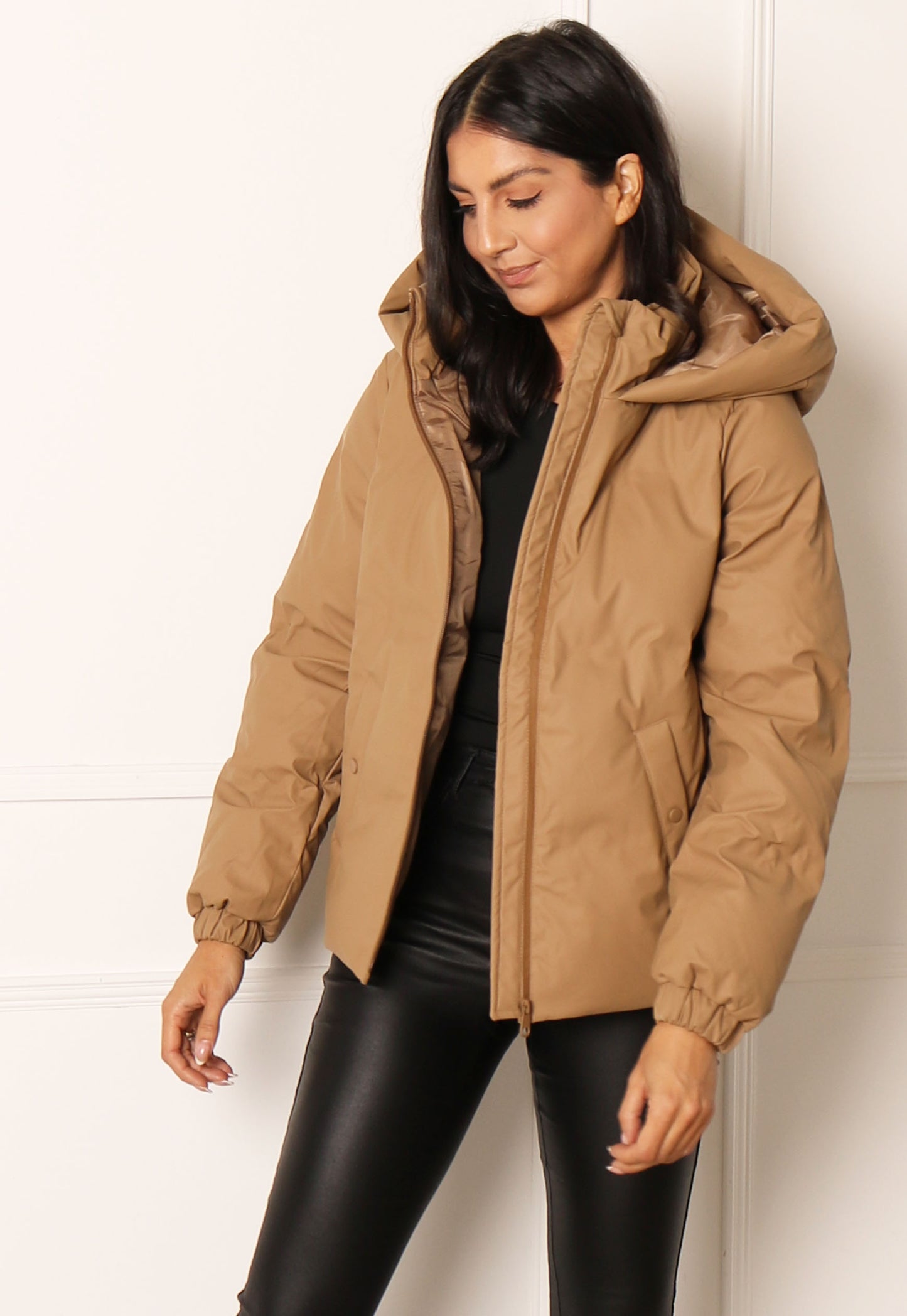 VERO MODA Noe Water Repellent Quilted Short Hooded Puffer Jacket in Soft Tan - concretebartops