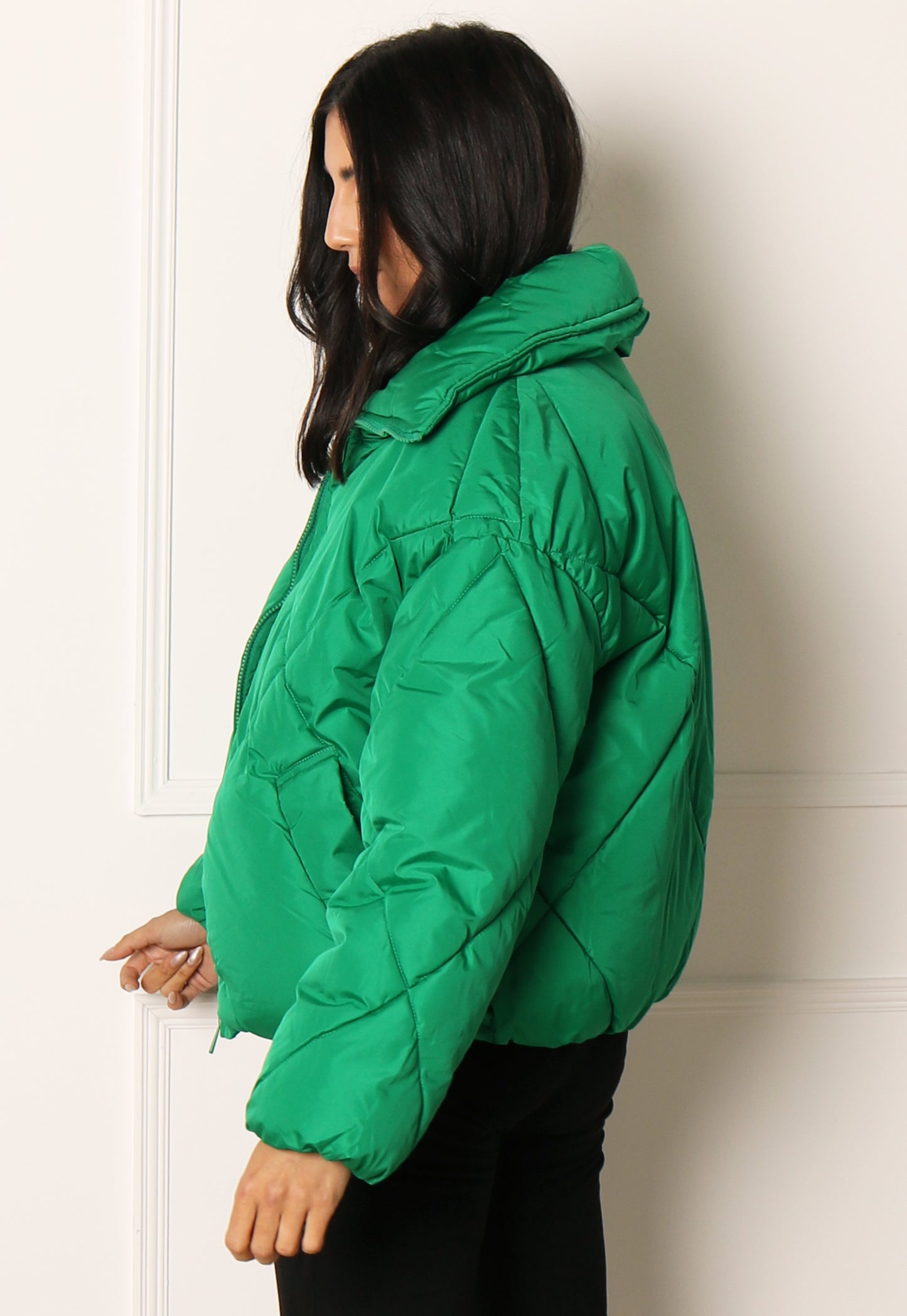ONLY Tamara Diamond Quilted Short Bomber Puffer Jacket in Green - concretebartops