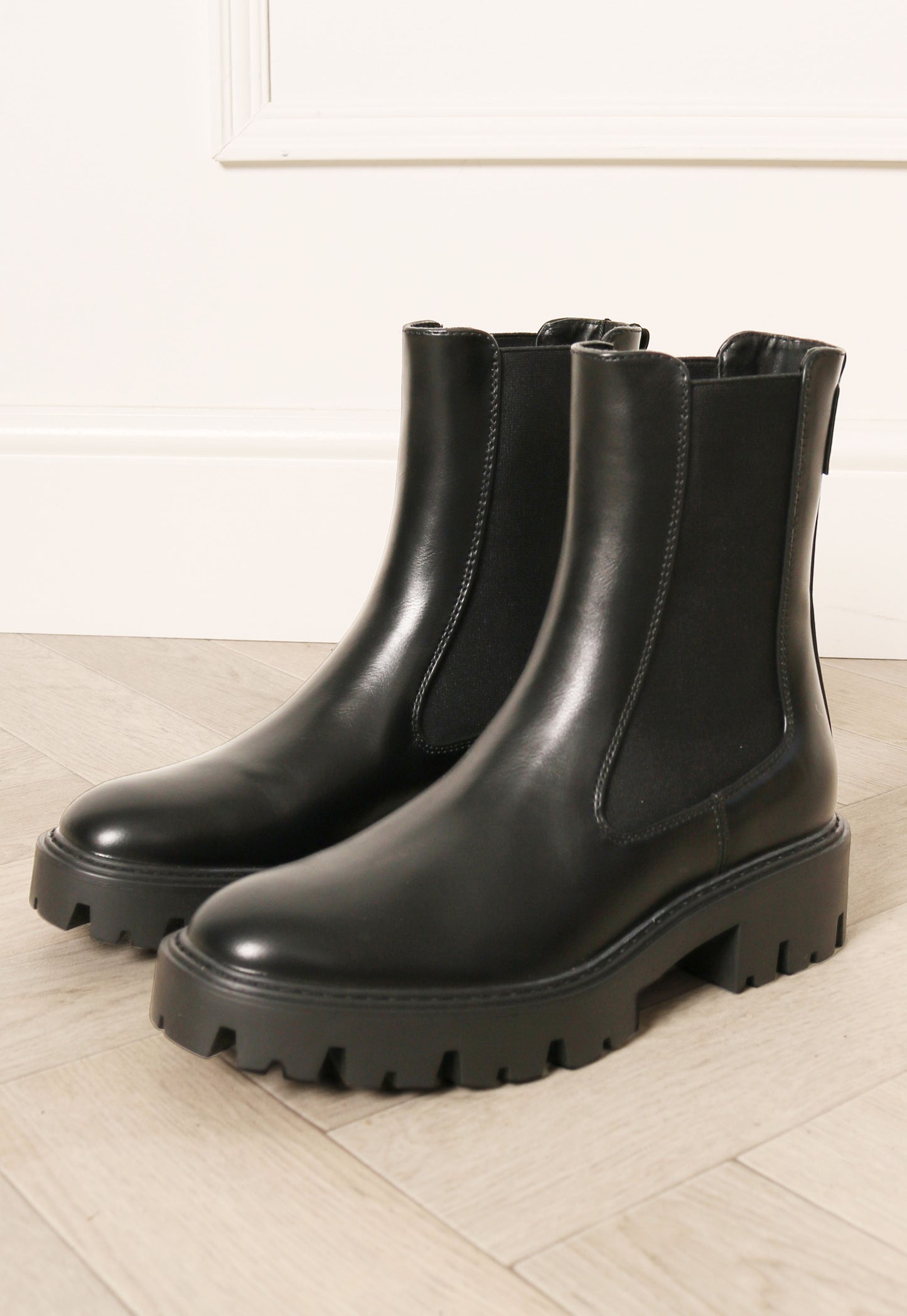 ONLY Chunky Chelsea Boots in Black - concretebartops