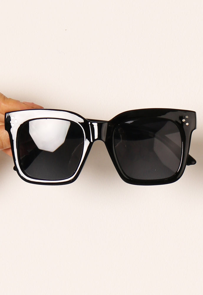Heidi Chunky Squared Off Cateye Womens Sunglasses in Black - concretebartops
