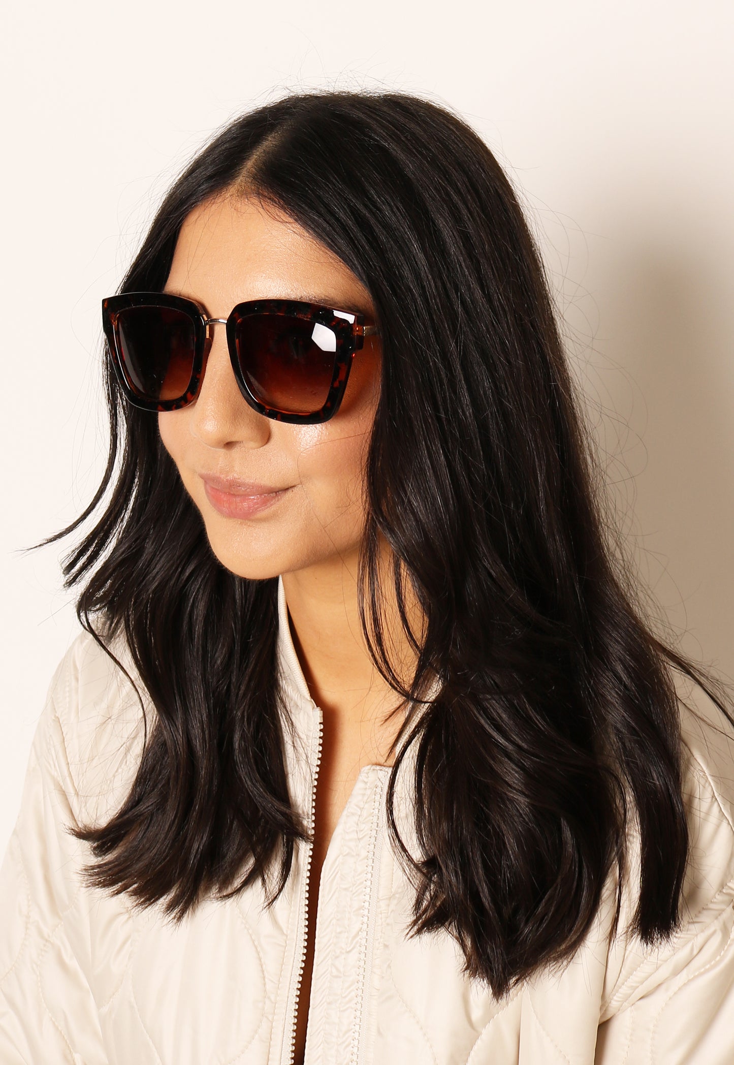 PIECES Womens Oversized Cateye Sunglasses In Black - concretebartops