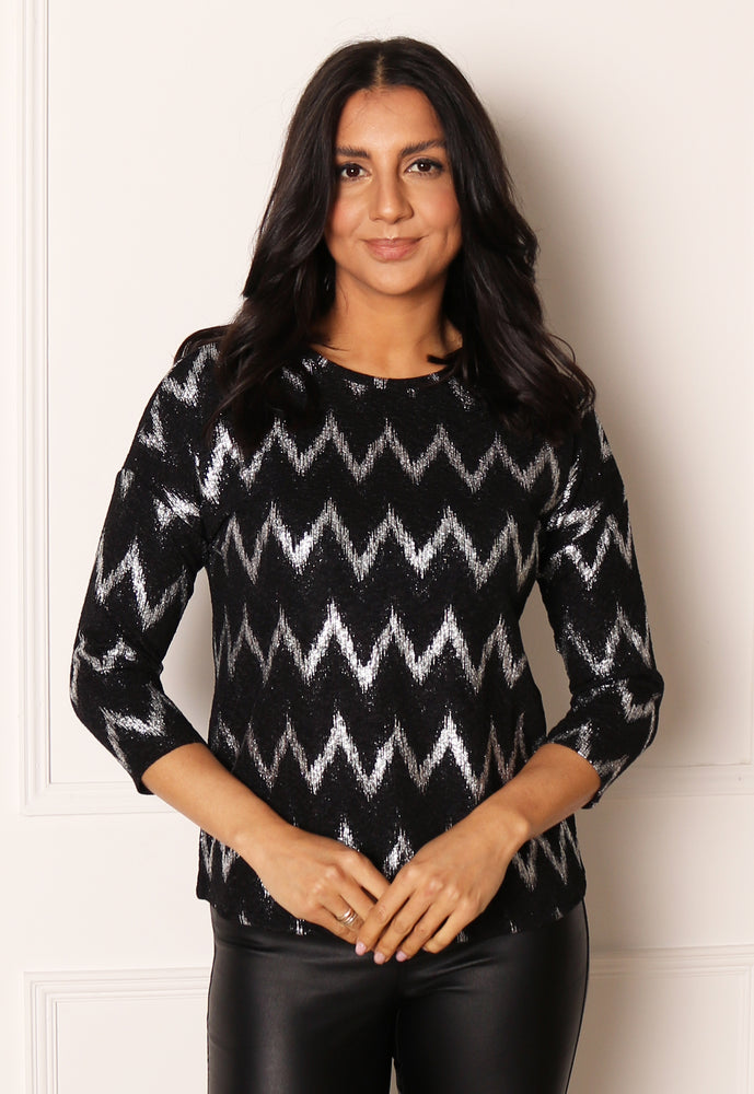ONLY Queen Metallic Zig Zag Top with Three Quarter Sleeves in Silver & Black - vietnamzoom