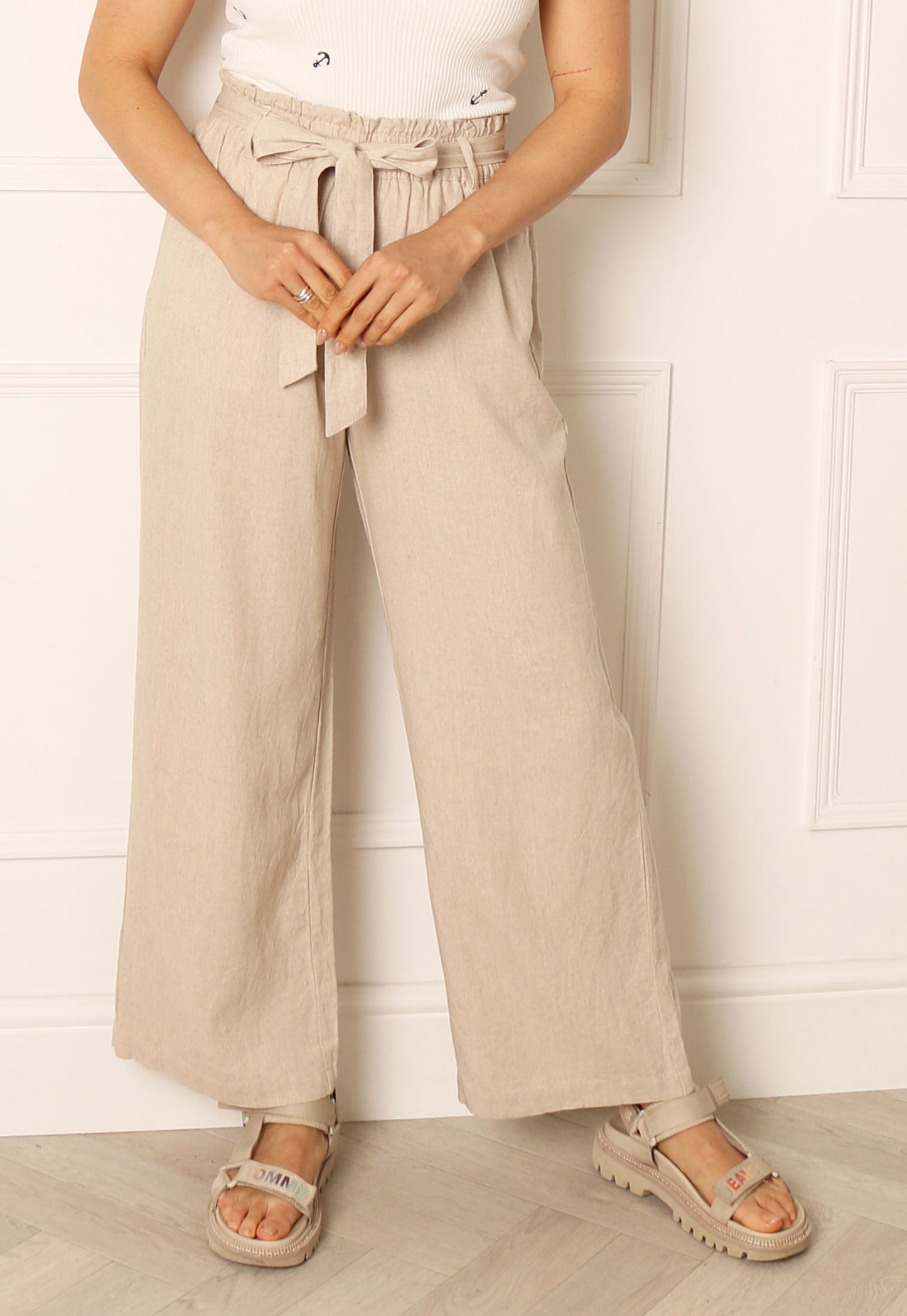 JDY Say High Waisted Wide Leg Linen Trousers with Belt in Beige - concretebartops