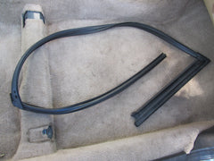 97 98 99 00 01 Honda Prelude OEM Door Window Guide Weather Stripping Rubber Seal - Right