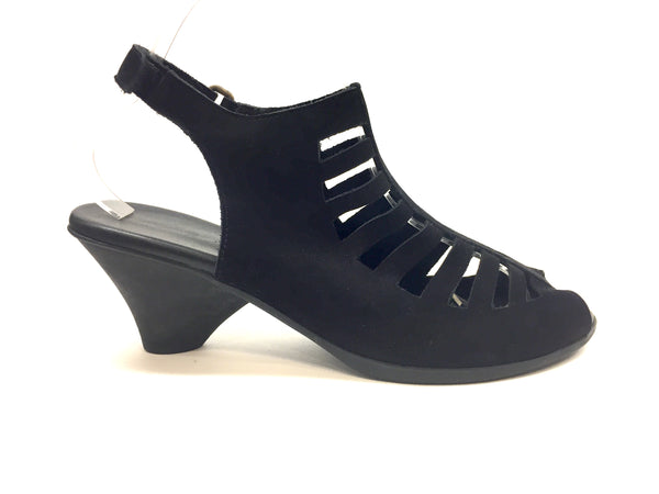 heeled rubber shoes