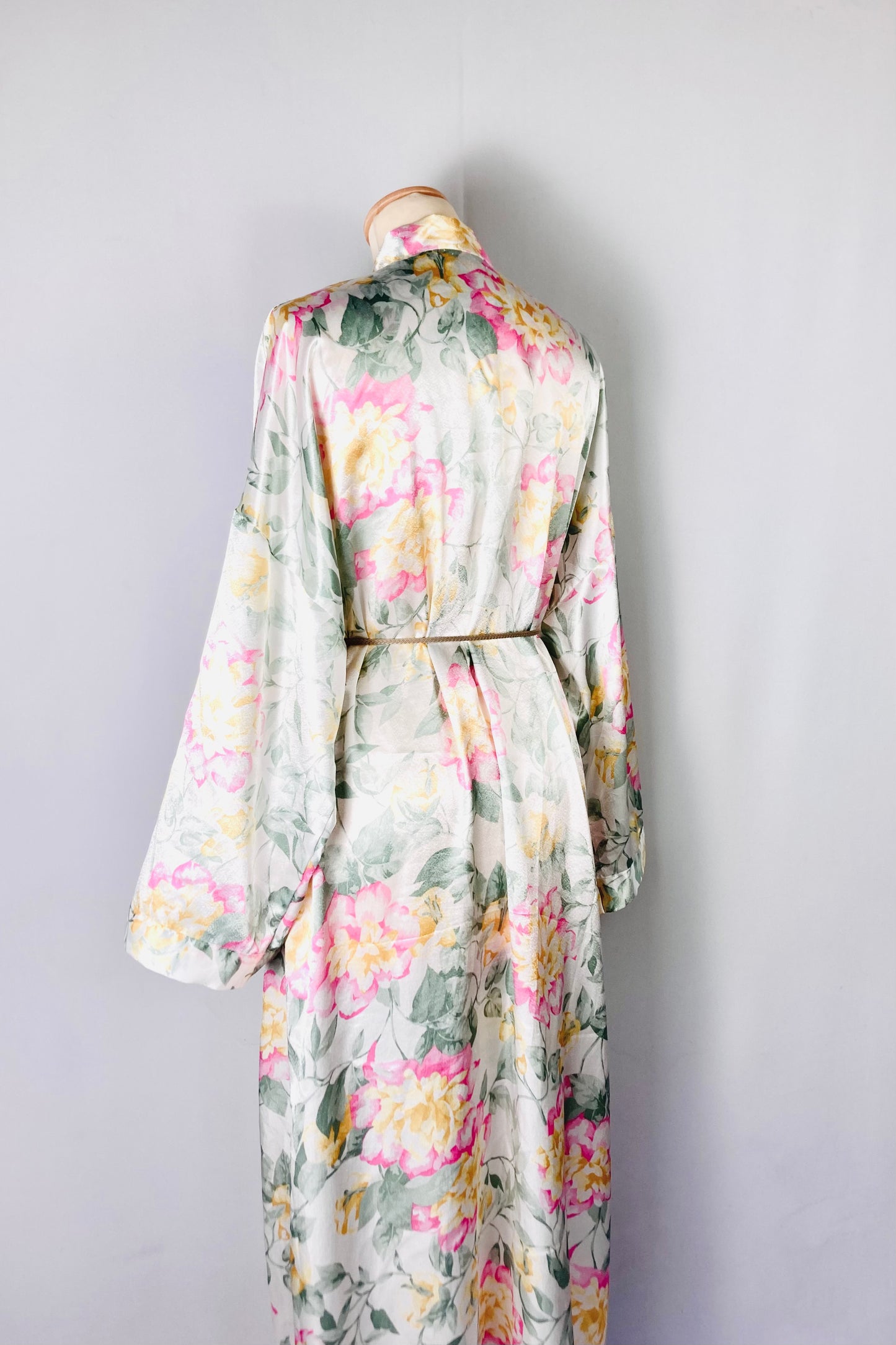 Fényes szatén virágmintás maxiköntös/átlapolós ruha (40/44, műszálas, The Clothing Barn)