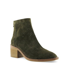 Axel olive, Chaos & Harmony, New Zealand fashion, suede boots, fall
