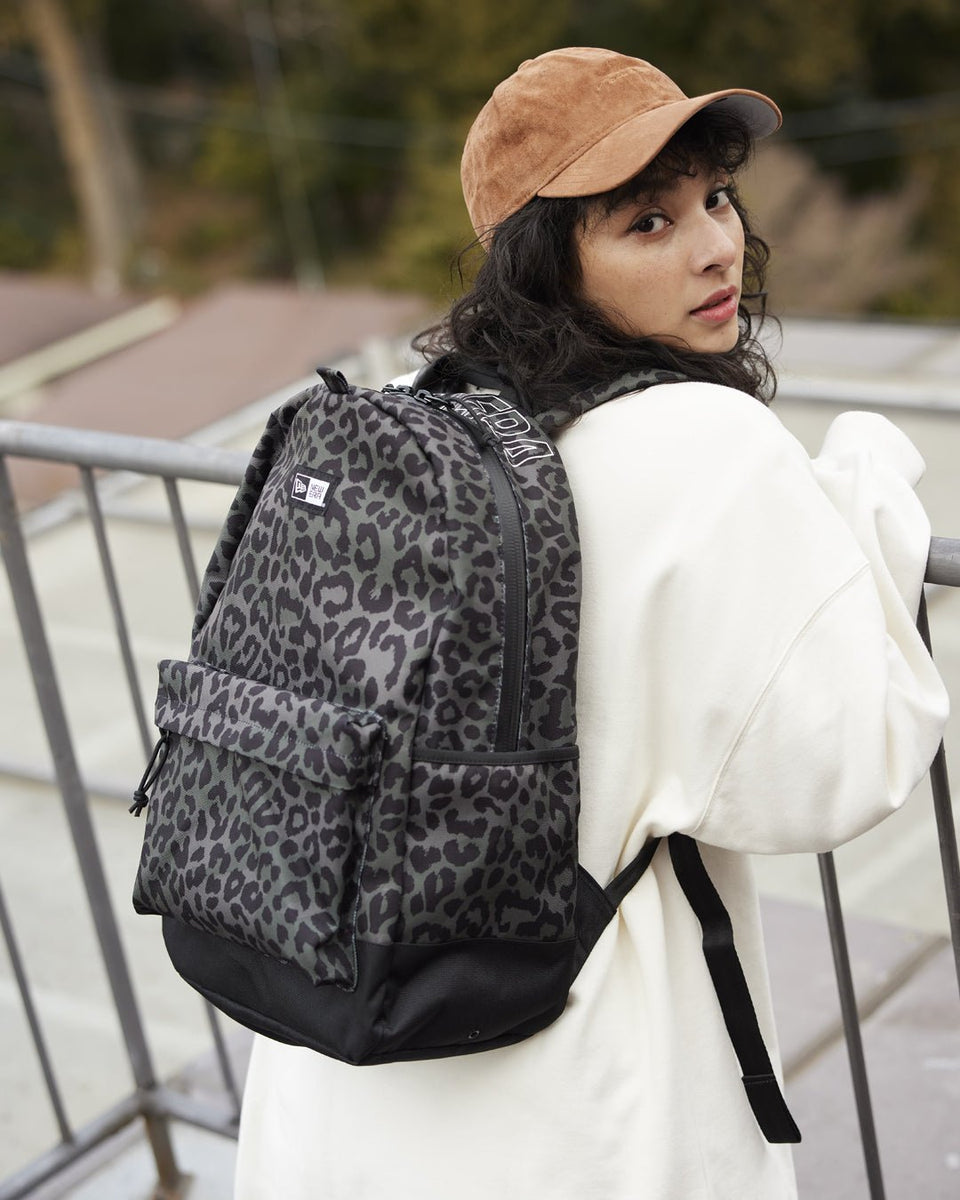 シリーズが↲ リュック NEW ERA/ニューエラ Light Pack 27L Taro