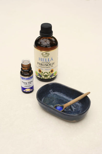 Aromaterapeuttiset luonnon tuoksut eli eteeriset öljyt tarjoavat monia keinoja mielialan nostamiseen ja hyvän tasapainoisen vireystason löytymiseen. 