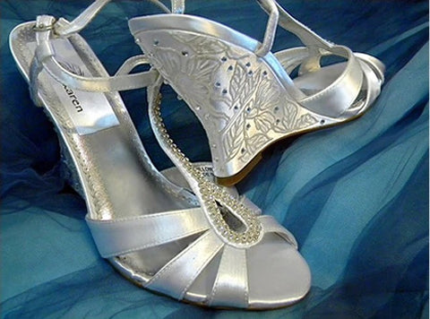 Bridal handpainted shoes in white, Model "Willow"