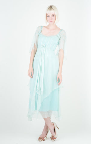 Vintage inspired dresses in pastel colors 