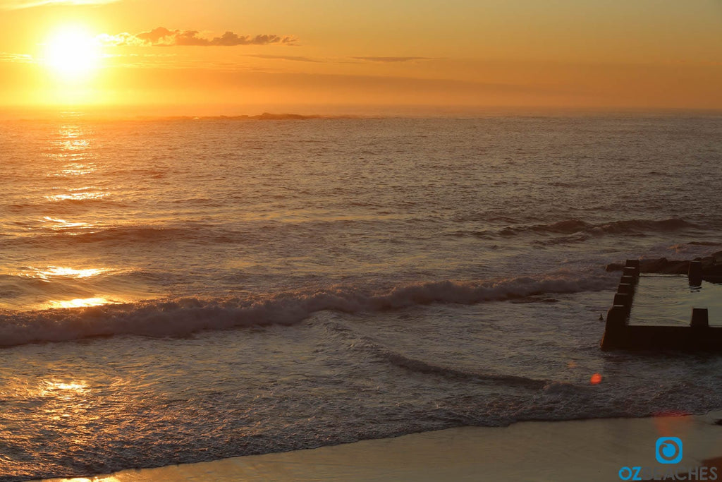 Sunrise at the southern end of Coogee Beach