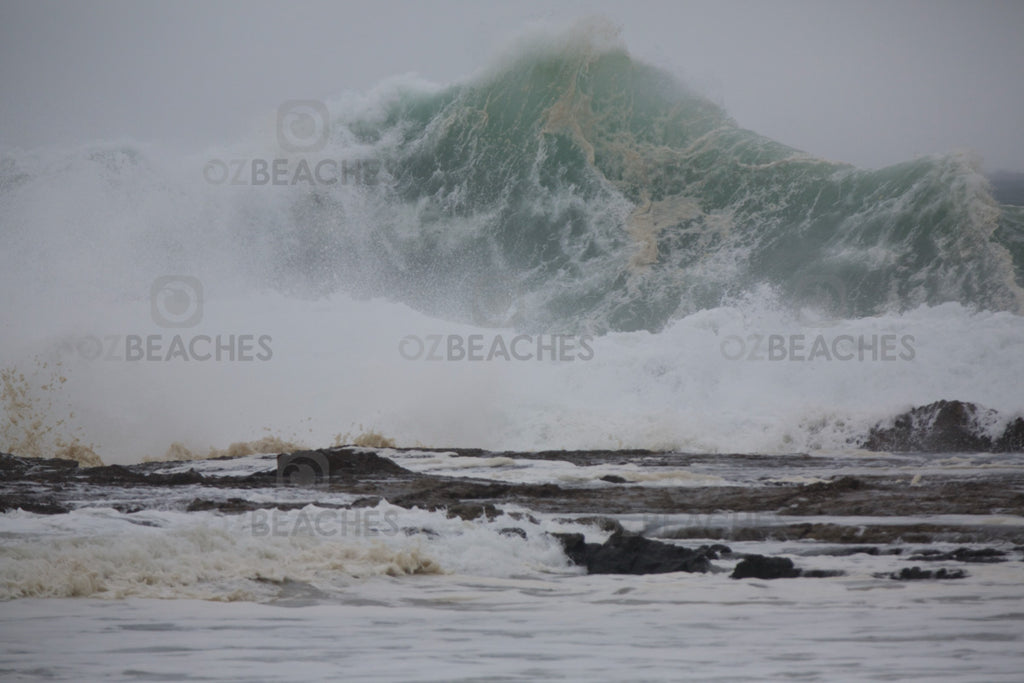 Snapper Rocks Cyclone Oma swell February 2019