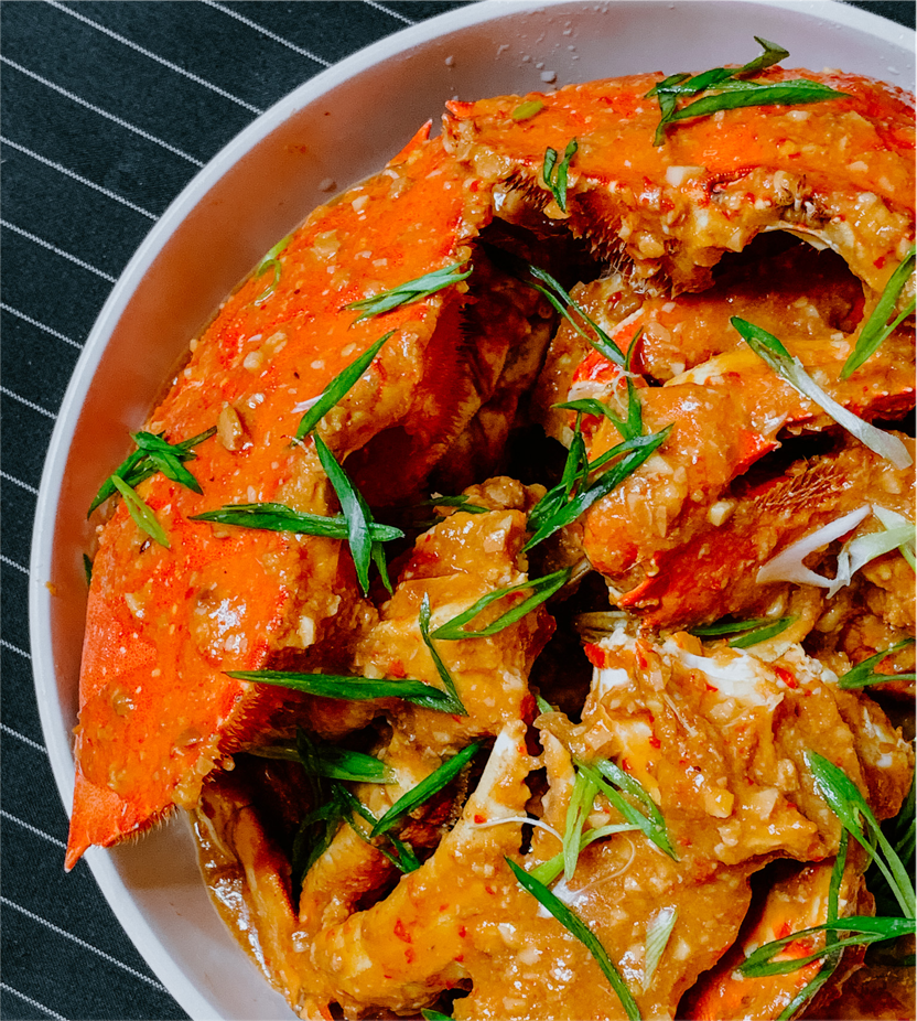 taucheo dungeness crab in a bowl