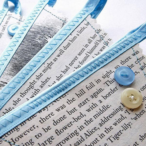 Alice in Wonderland - Book bunting