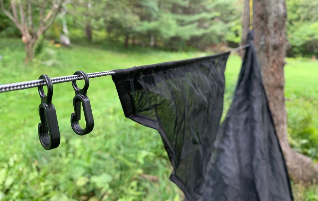 clips attached to hammock ridgeline