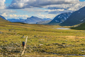 long distance hiking trails around the world
