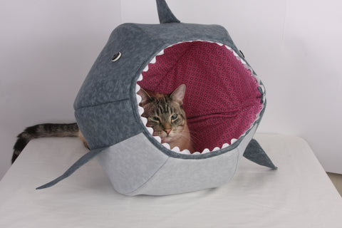 the shark CAT BALL cat bed