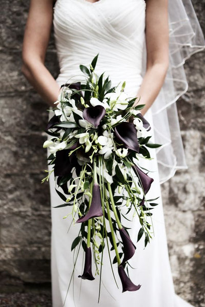 dark purple and white bouquet