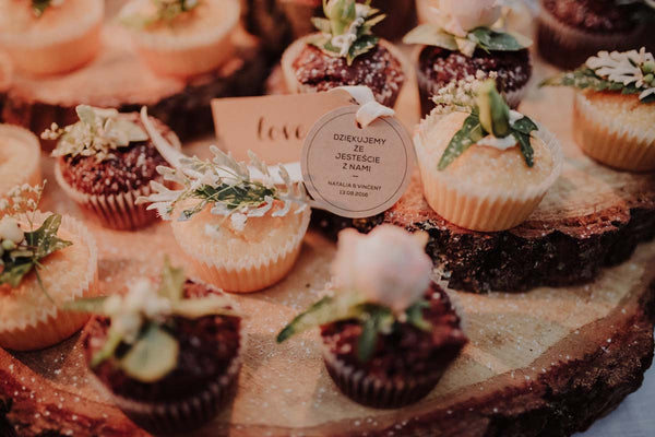 cupcakes as dessert centerpiece