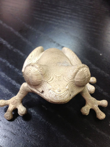 <a href="http://www.thingiverse.com/thing:18479" target="_blank">Red-eyed Tree Frog</a>, lost-PLA casting in bronze. Courtesy of Deezmaker.