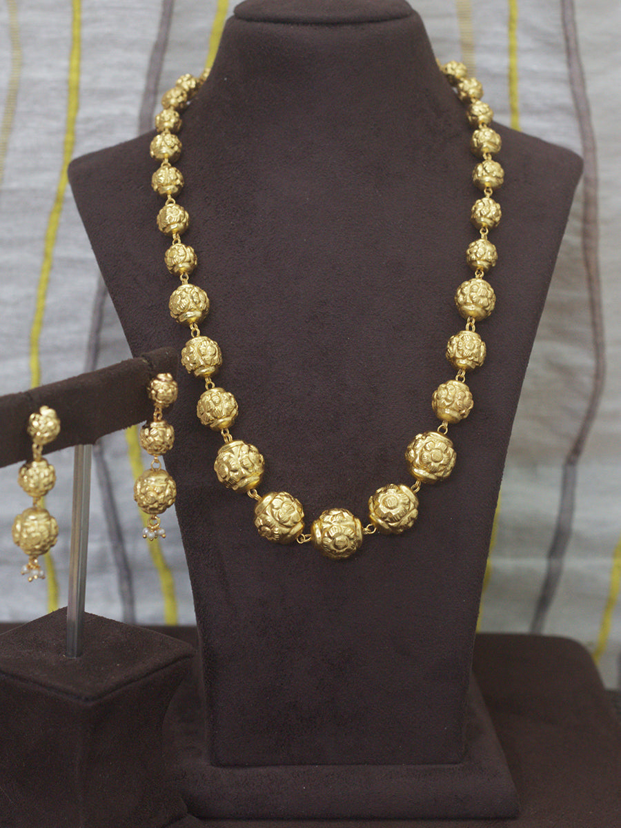 gold ball necklace