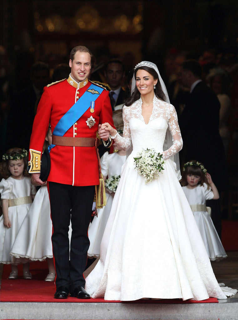 nhung chiec vay cuoi hoang gia dat do nhat the gioi Prince William Kate Middleton royal wedding dress