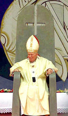 pape trône croix inversé