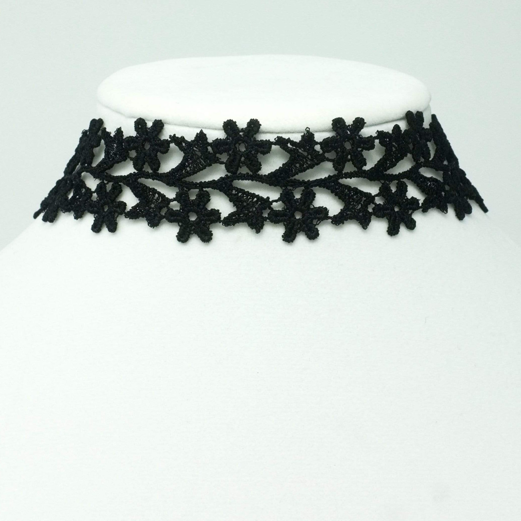 lace ribbon choker