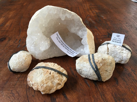 Magic-Crystal-Geode-Surprise-Open-with-fortune-TOPS-Malibu