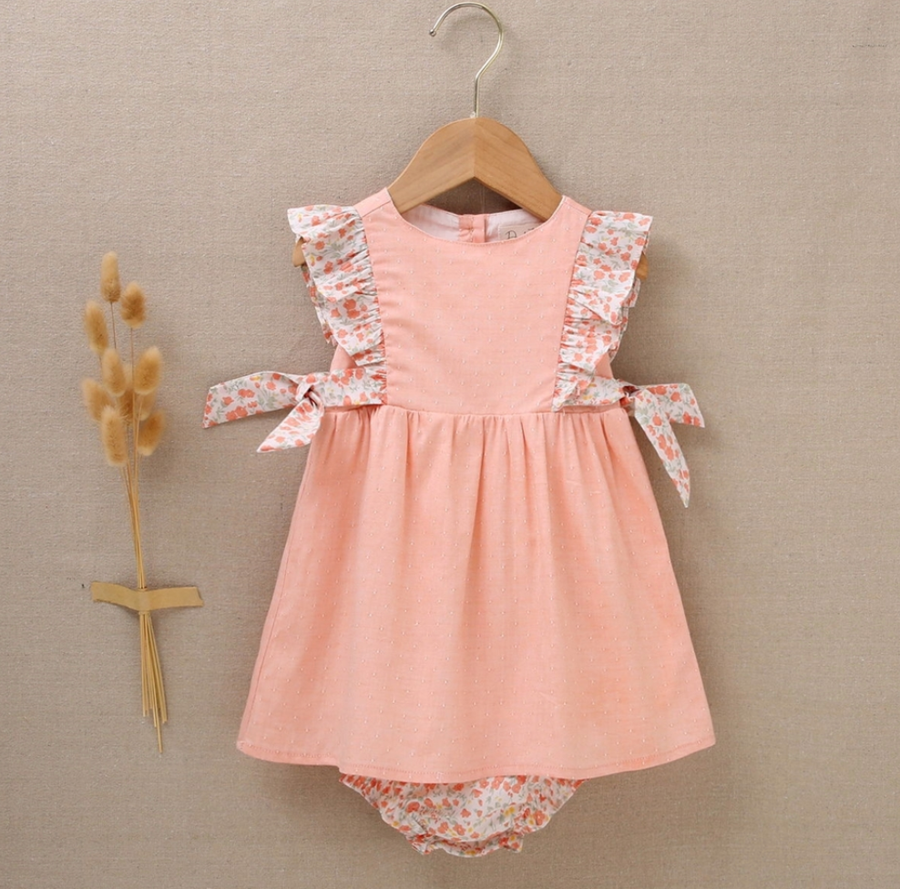 ❤️ Vestido color rosa salmon con detalles estampados para bebe niña | Dadati | Marioneta moda.
