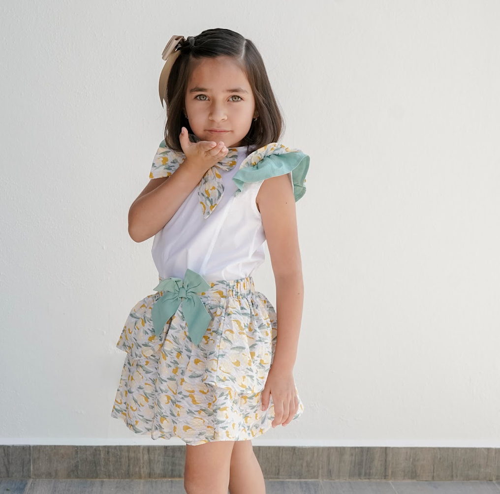 Marcha mala gráfico Seguir ❤️ Conjunto de niña dos piezas, blusa blanca y falda estampada para niña |  Newness | Marioneta moda.