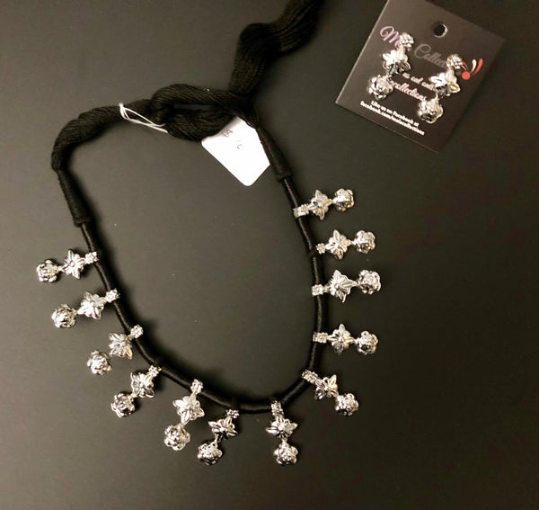 simple silver finish dori necklace set 