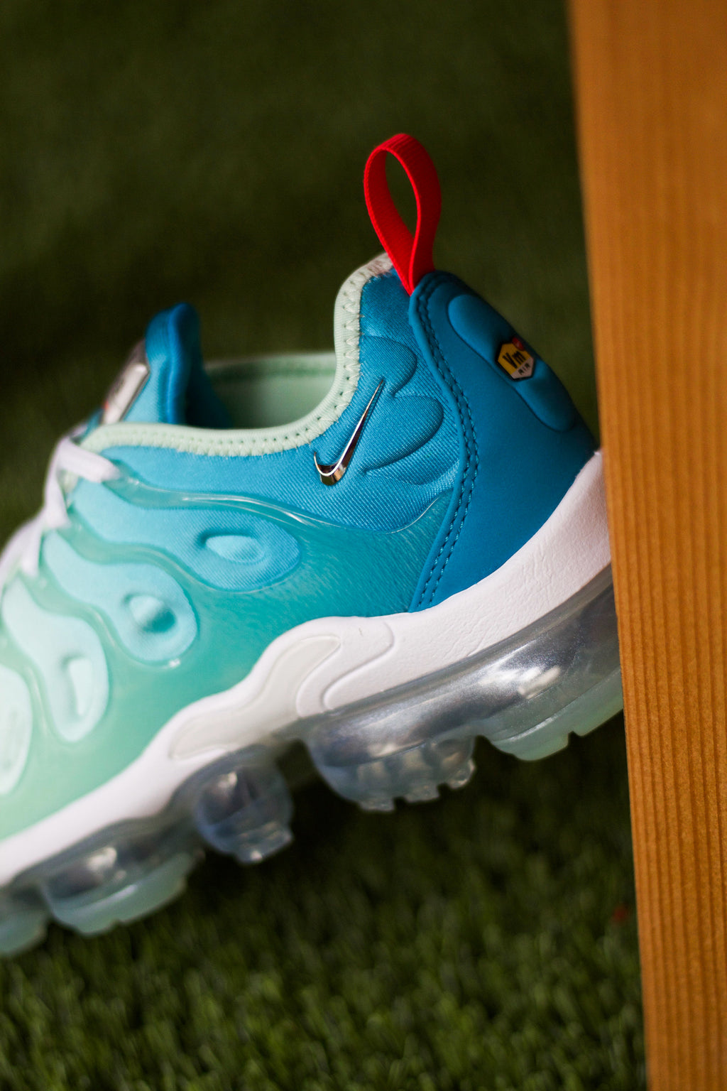 nike vapormax plus mint green