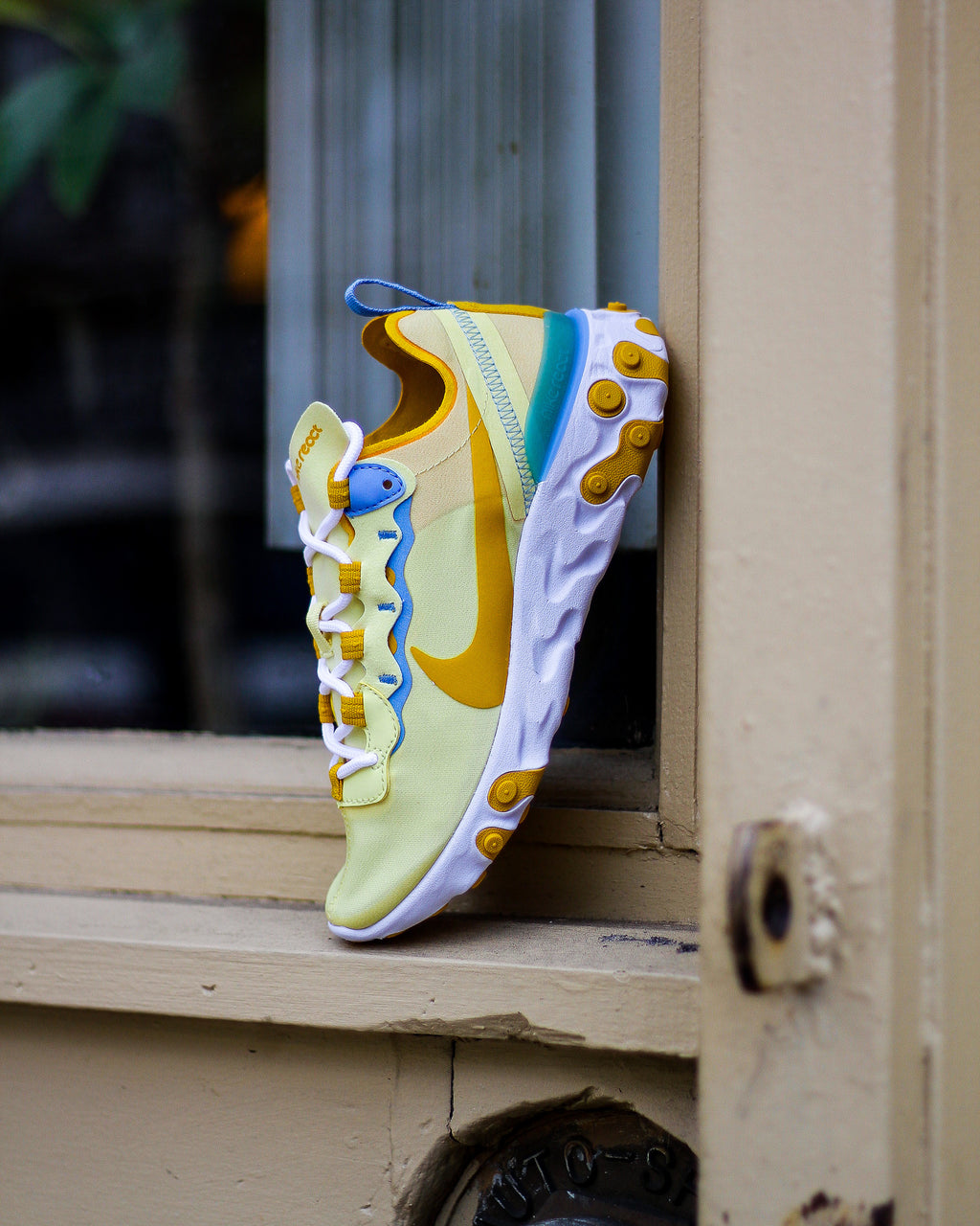 nike element 55 yellow