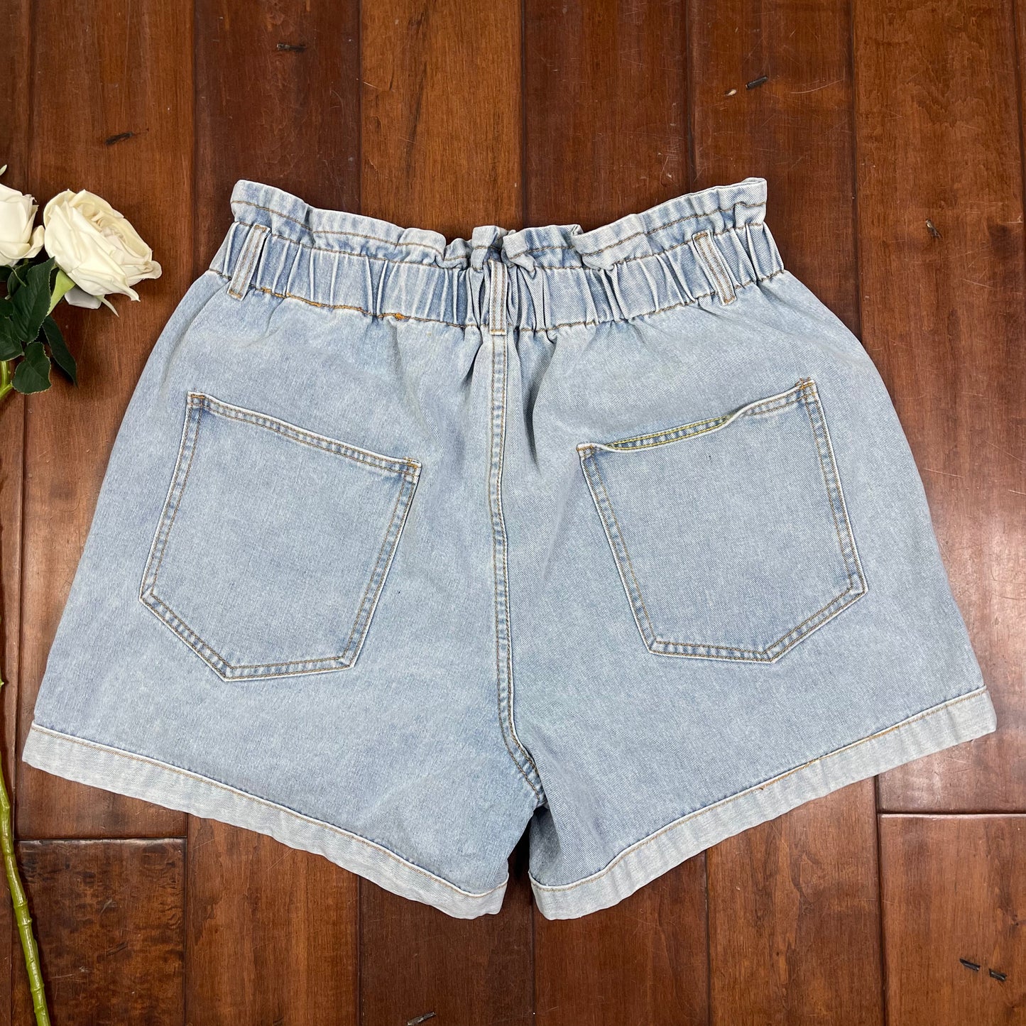 THRIFTED HIGH WAISTED SCRUNCHY SHORTS