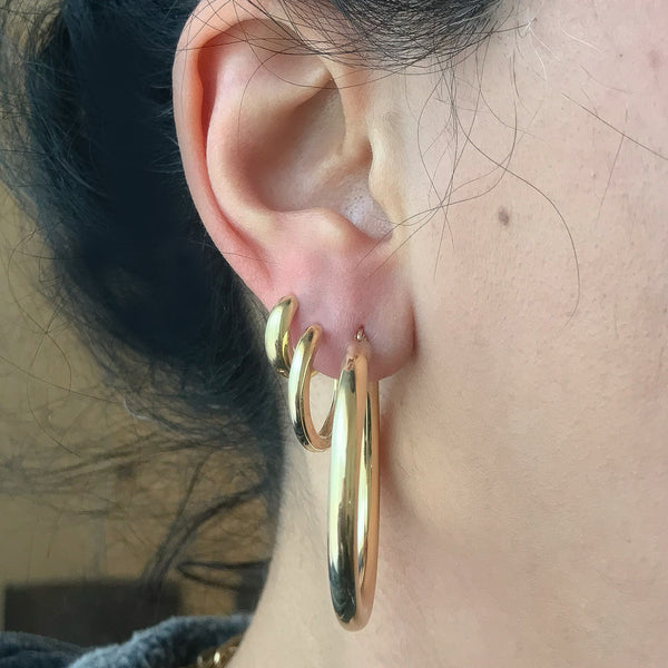 1.5 hoop earrings