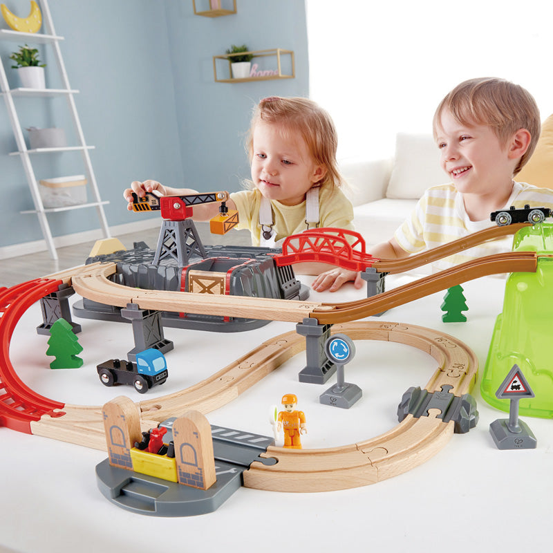 hape bucket train