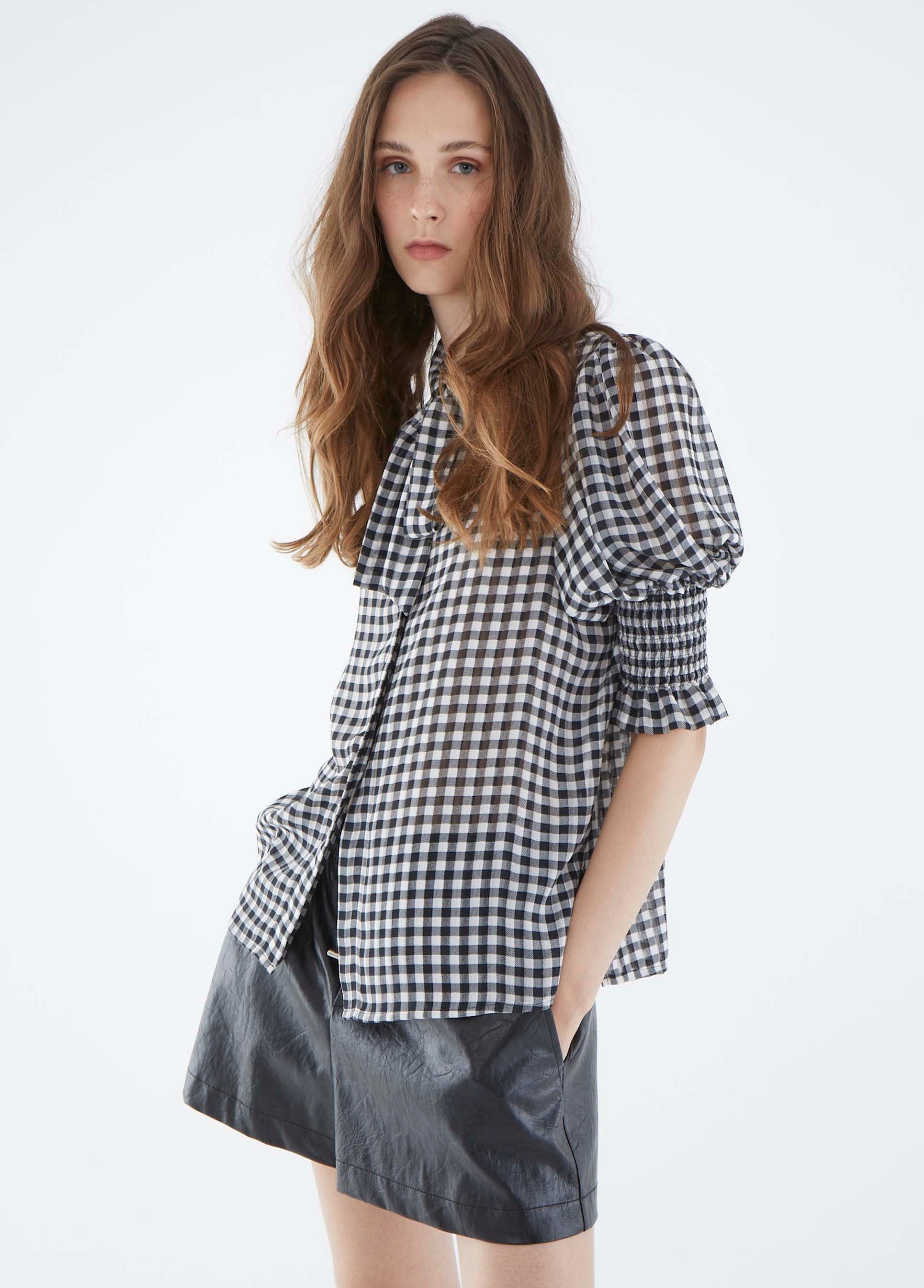 Roman Neck Bow Checked Blouse. 2